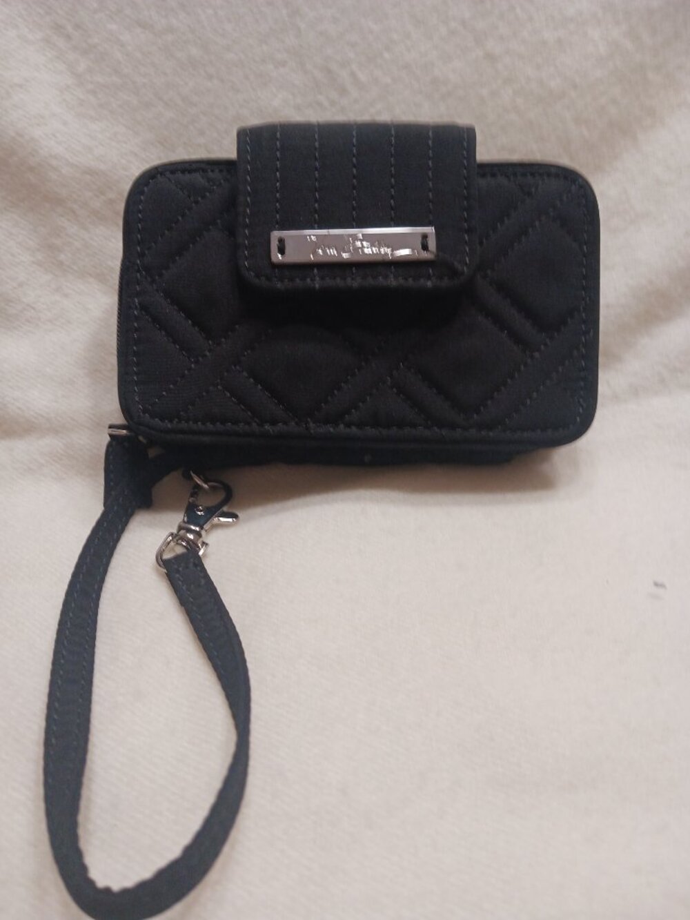 NWOT Excellent Condition Black Vera Bradley Quilt Wristlet With Change Section